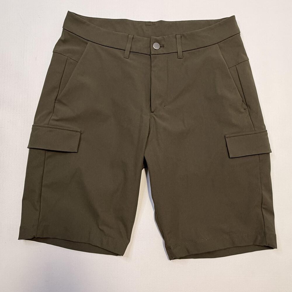 Lululemon Commission Shorts Mens 31 Green Cargo 9 Inseam Stretch Pockets Casual
